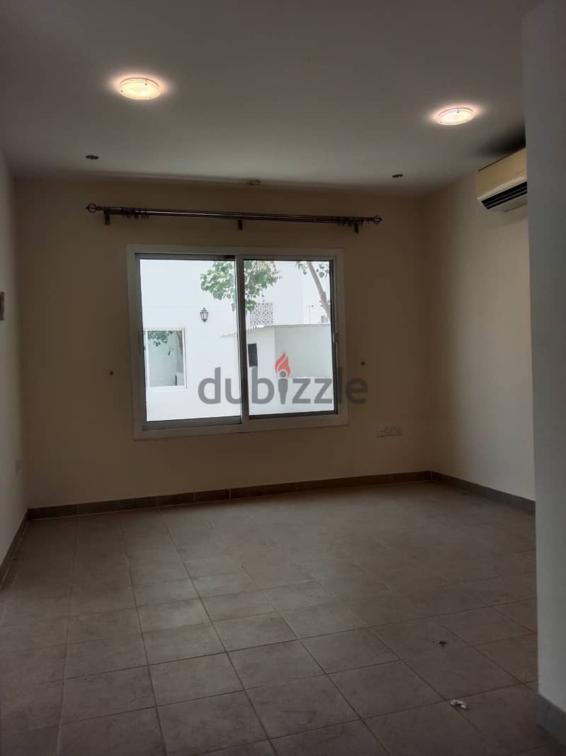 6Me10 Modern style four-bedrooms villas for rent in shatti Qurum 1