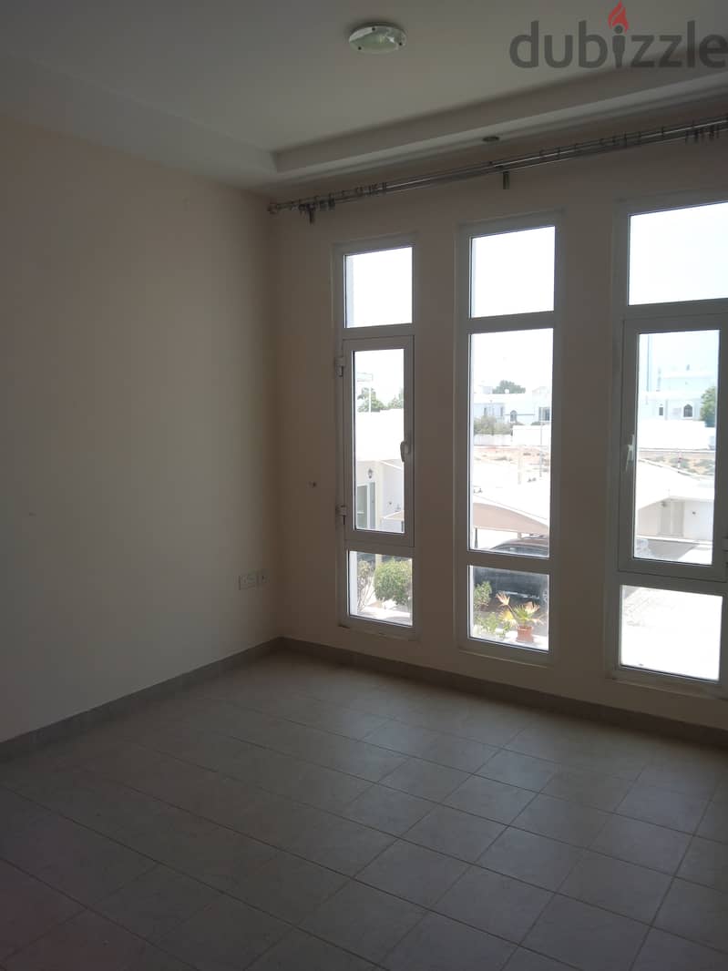 6Me10 Modern style four-bedrooms villas for rent in shatti Qurum 7