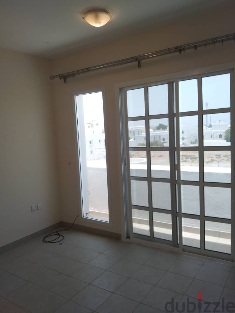 6Me10 Modern style four-bedrooms villas for rent in shatti Qurum 11