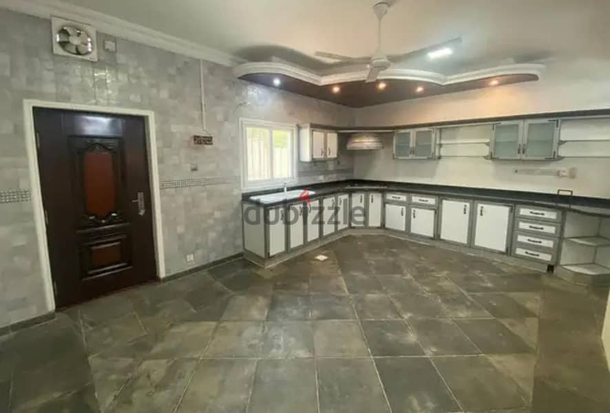 For Rent Villa 7BHK - Al Azaiba 7