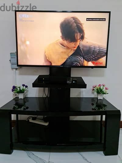 Table For mounting TV