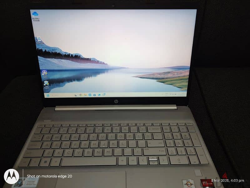 HP laptop AMD SILVER 3