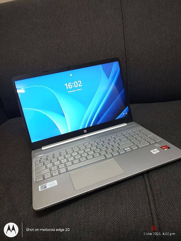 HP laptop AMD SILVER 7