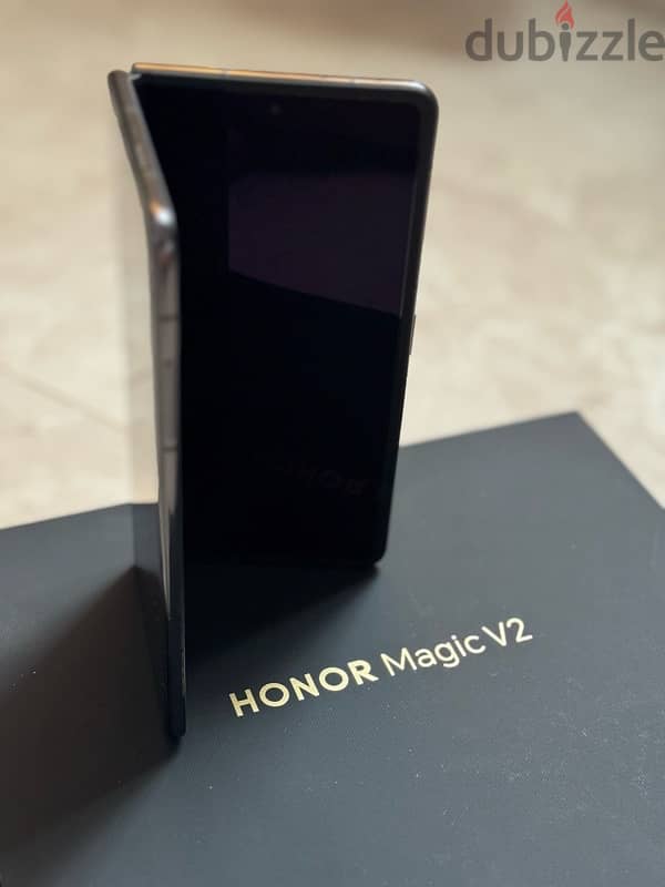 Honor Magic V2 Fold for sale or Exchange with iPhone 16 1