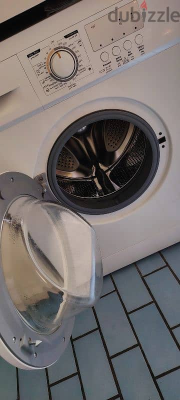 Midea Front loader Washing Machine 4