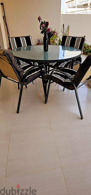 Garden Table with 4 chairs 1