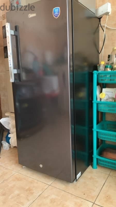 Media Refrigerator 190L 1