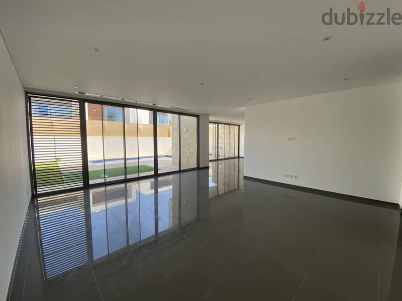 5 Bedroom Villa for Rent in Al Mouj Muscat 2