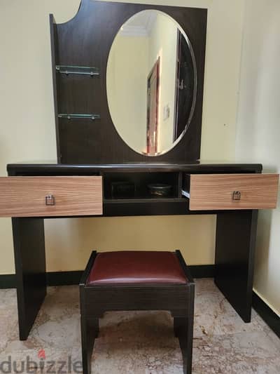 dressing table