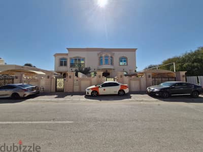 5 BR Great Villa in Azaiba, Close to the Beach