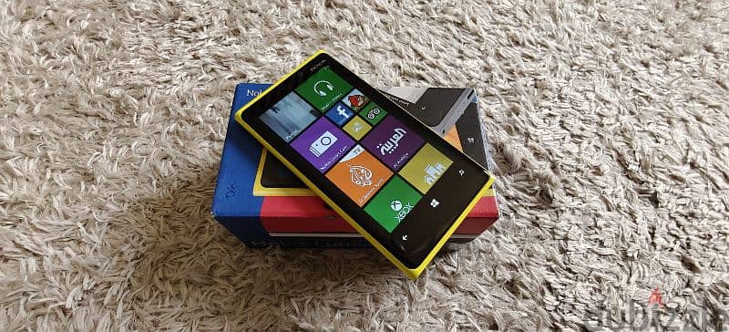 Vintage Phone-Yellow Nokia Lumia 920 in Excellent Condition 6