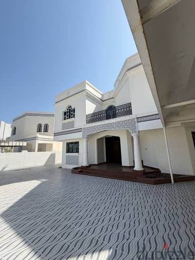 For Rent 6 Bhk +2 Villa In Shatti Al Qurum