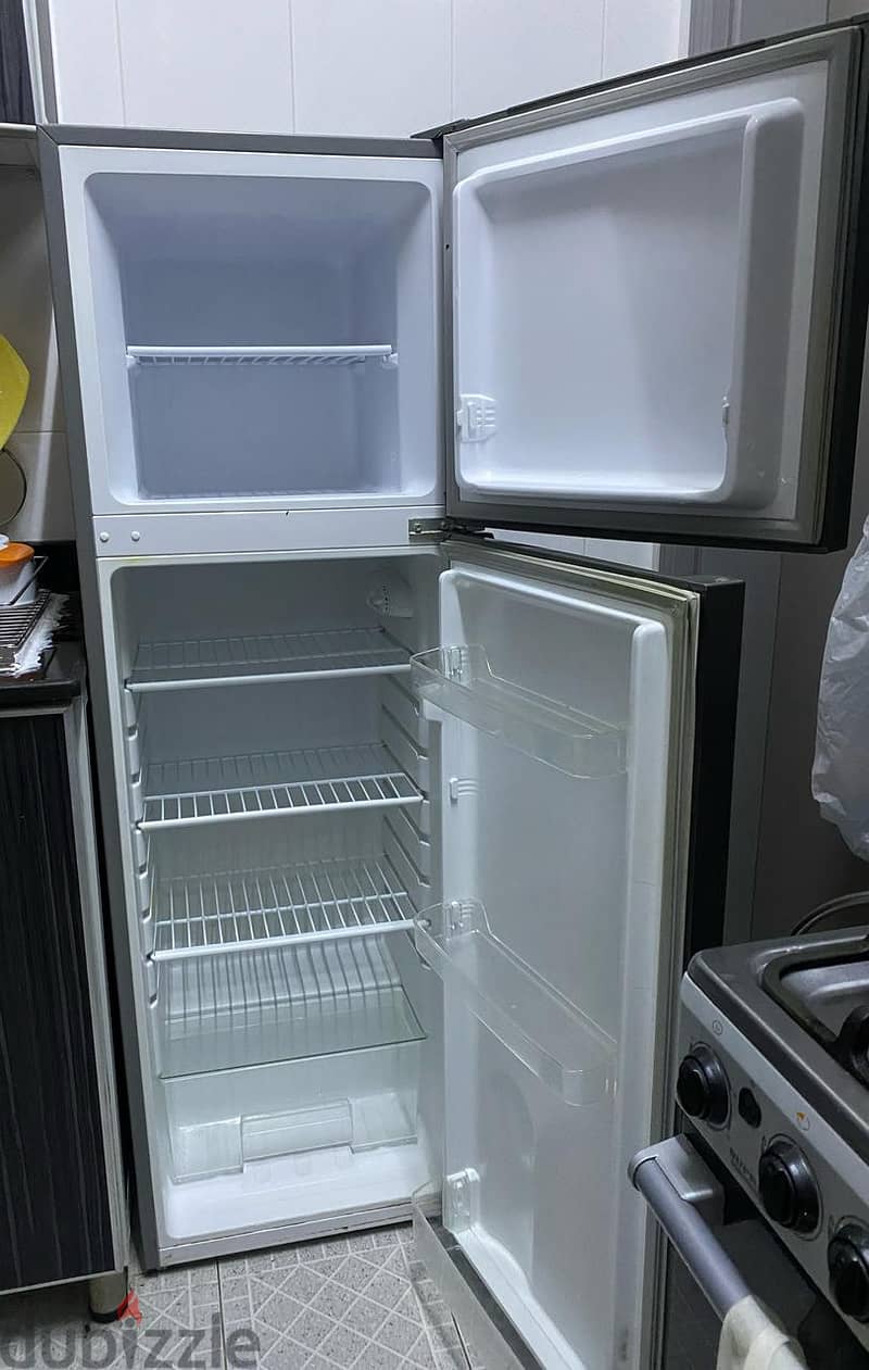 Neat and clean refrigerator 1