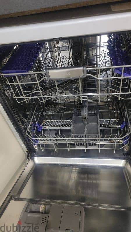 LG Dishwasher In Very Good condition 1