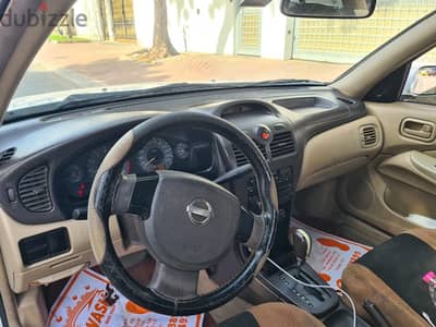 Nissan Sunny 2010