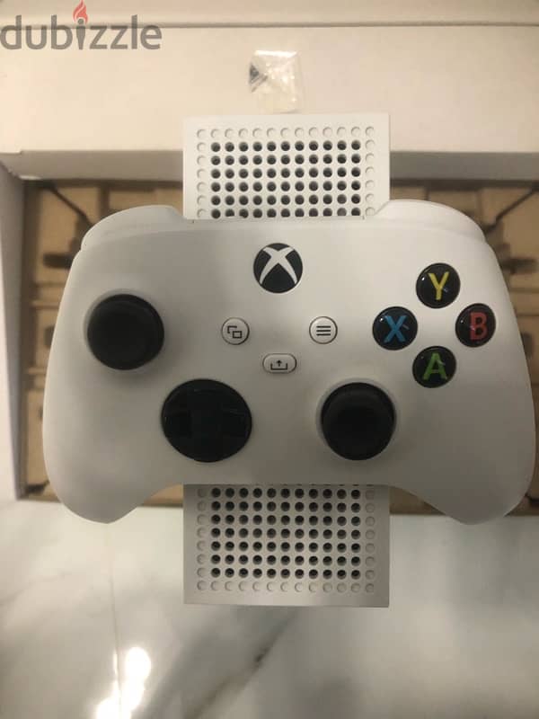 Xbox Series S in good condition  اكس بوكس سيريس اس 3