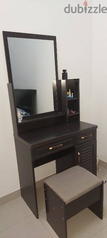 Dressing table