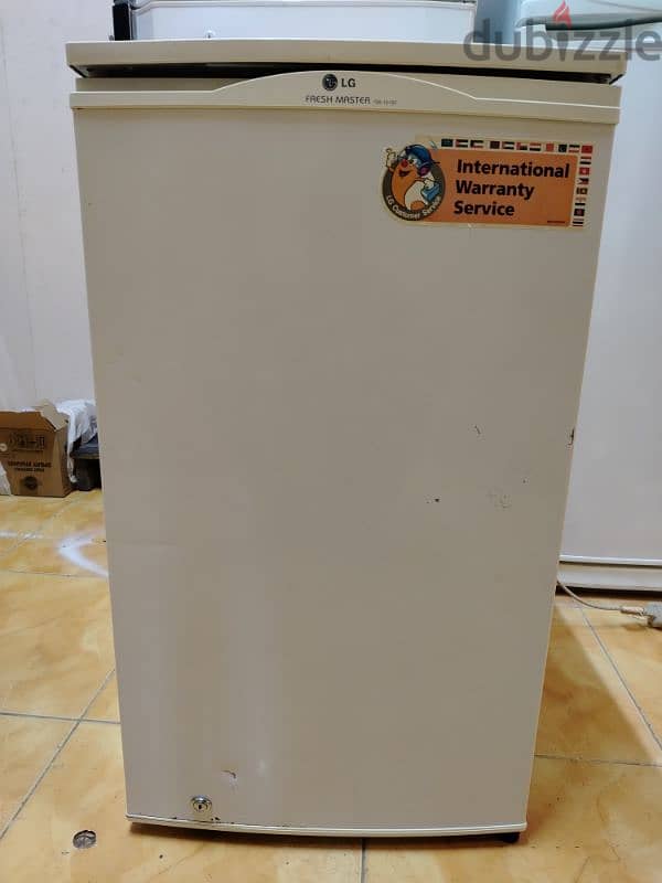 Small Medium&Big size fridges are available  in good price 20r to 80r 7