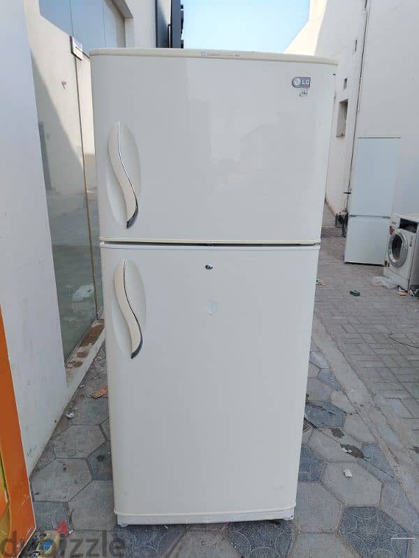 Small Medium&Big size fridges are available  in good price 20r to 80r 9