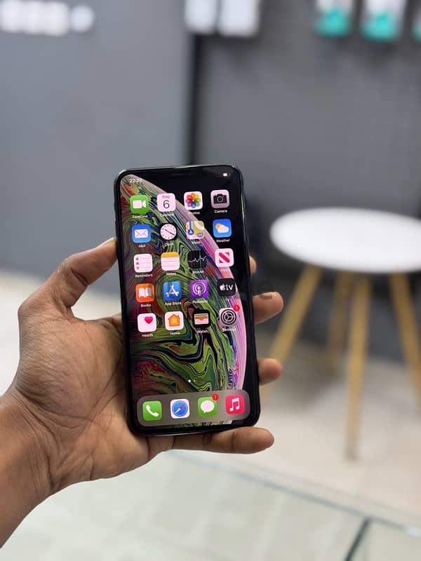 iphone xsmax 256GB | clean and good condition 1