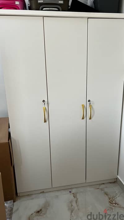 3door cupboard