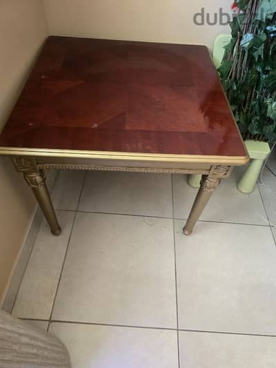 side decor table