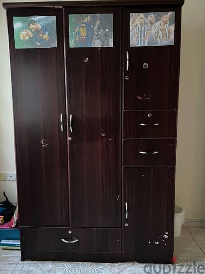 3 door cupboard