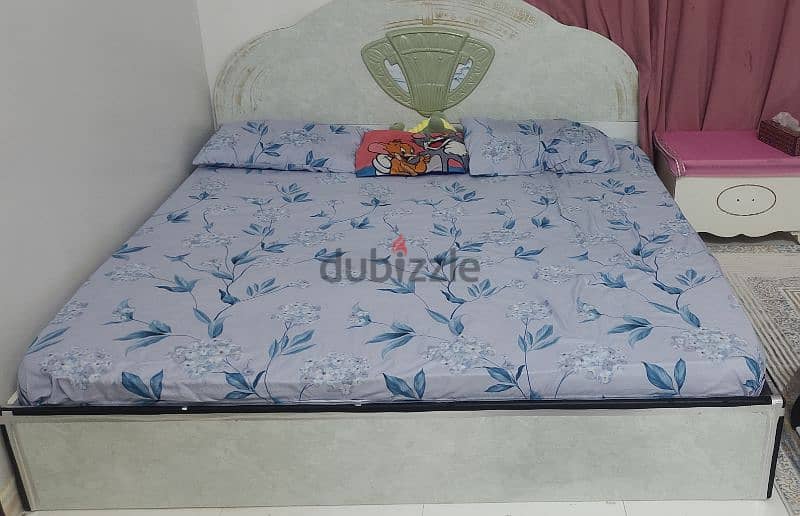 king size bed 1