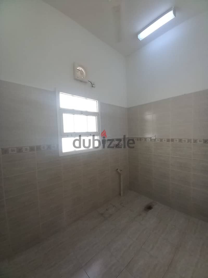 Standalone Villa Spacious 3 Bedroom  + Maids Room - Madinat Al Ilam 4