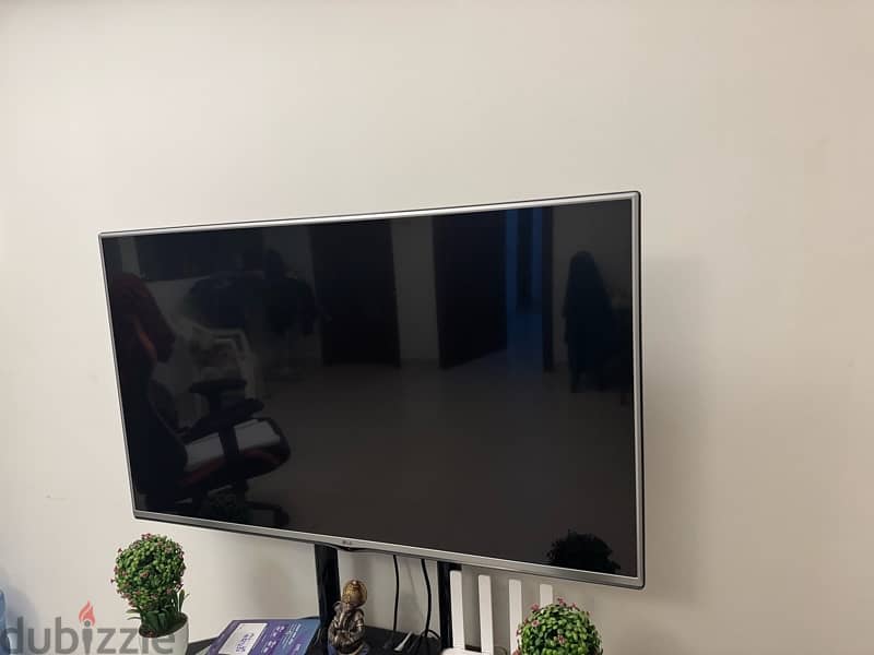 Mint condition LG 3D TV 49inch 2