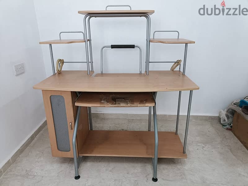 Computer Table for sale 0