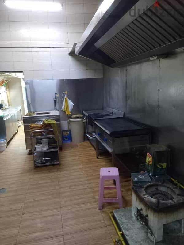 Restaurant with full equipment 8