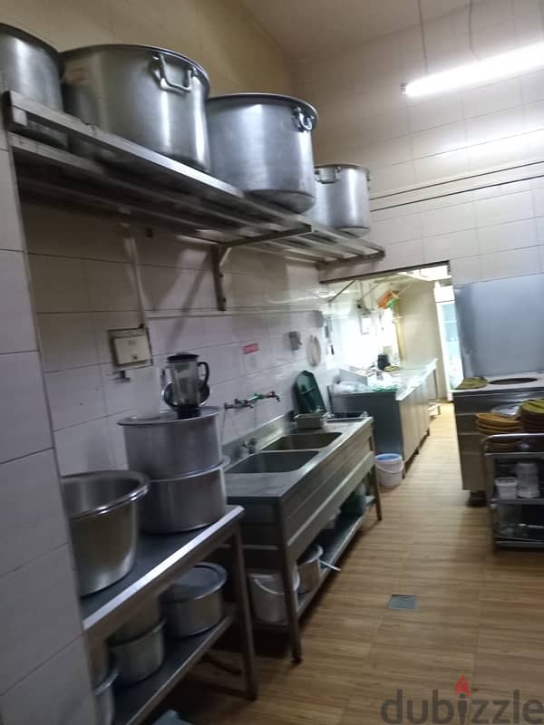 Restaurant with full equipment 9