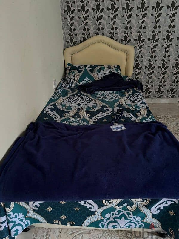 3 months used diwan bed( 2 nos available) 0