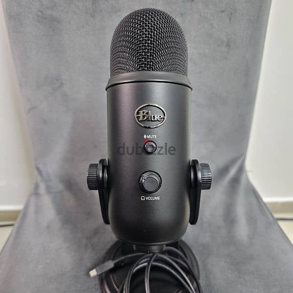 Blue Yeti USB Microphone 0