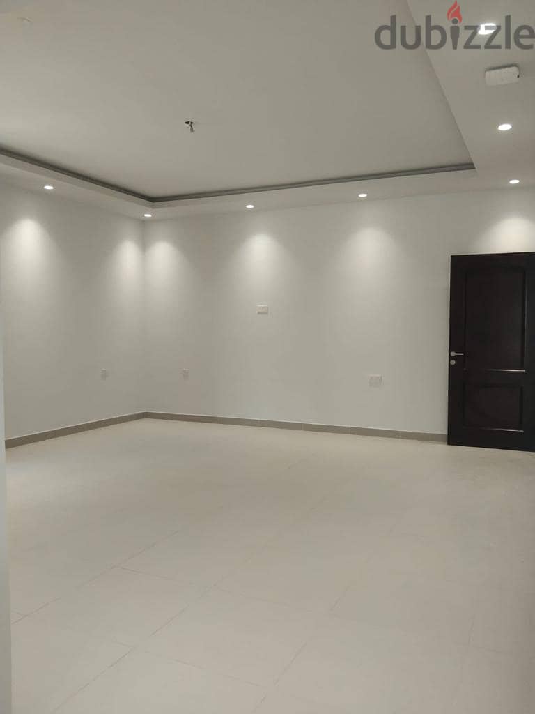 ME6 / 3 Bhk (Wardrobes) Modern Style Flat For Rent / South Hail 19