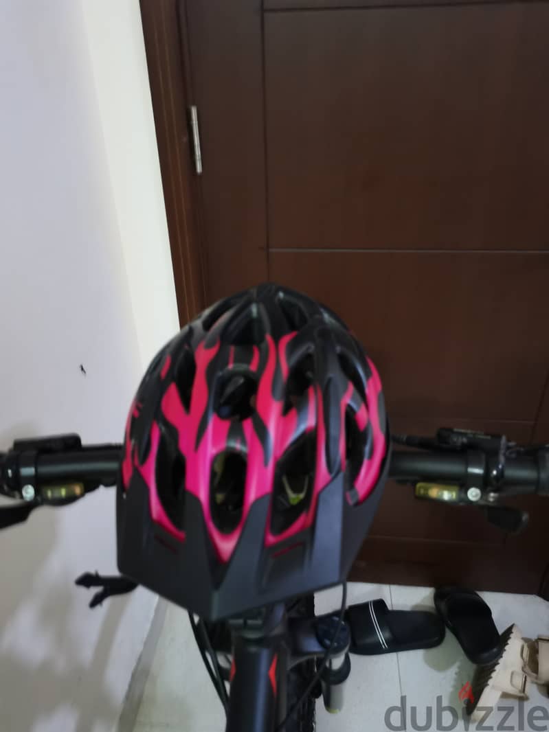 Mountain bike + free helmet and camelbak 2