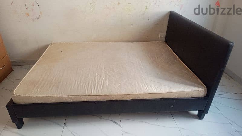 Queen size bed with matress 1