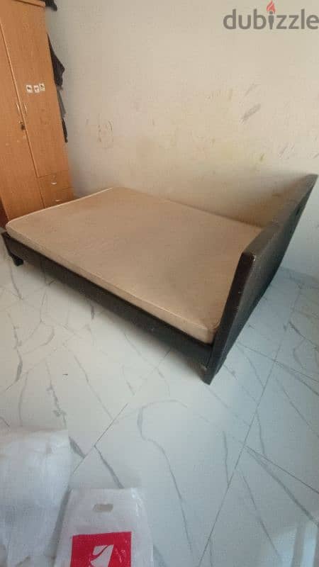 Queen size bed with matress 2