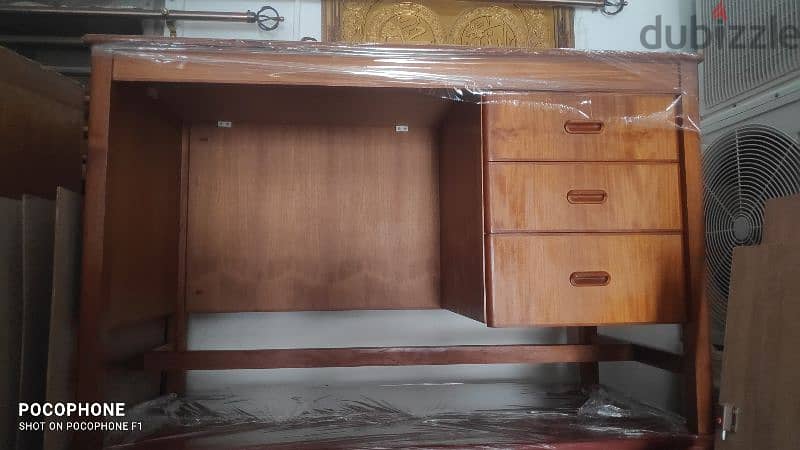 Office or Study Table Wood Quantity available 0