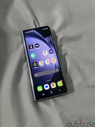 Samsung fold 5  (210 omr)