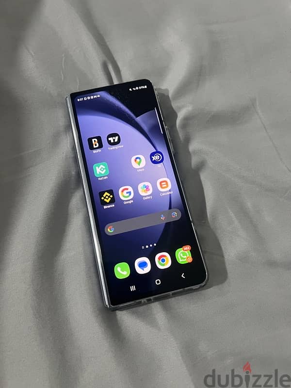 Samsung fold 5  (210 omr) 0