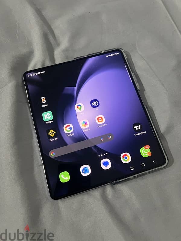 Samsung fold 5  (210 omr) 2