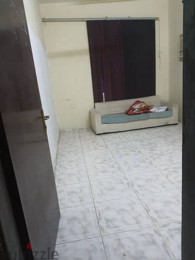 Single room for bachelor with wifi, indians only. WhatsApp 78238528