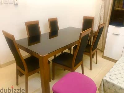 dinning table with 6 chairs