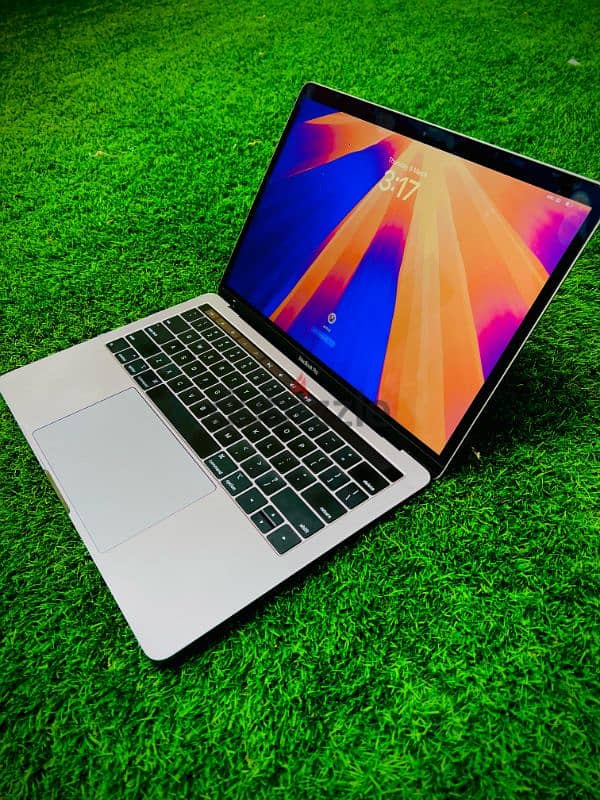 Apple MacBook Pro Touch Bar 13" 2019 2