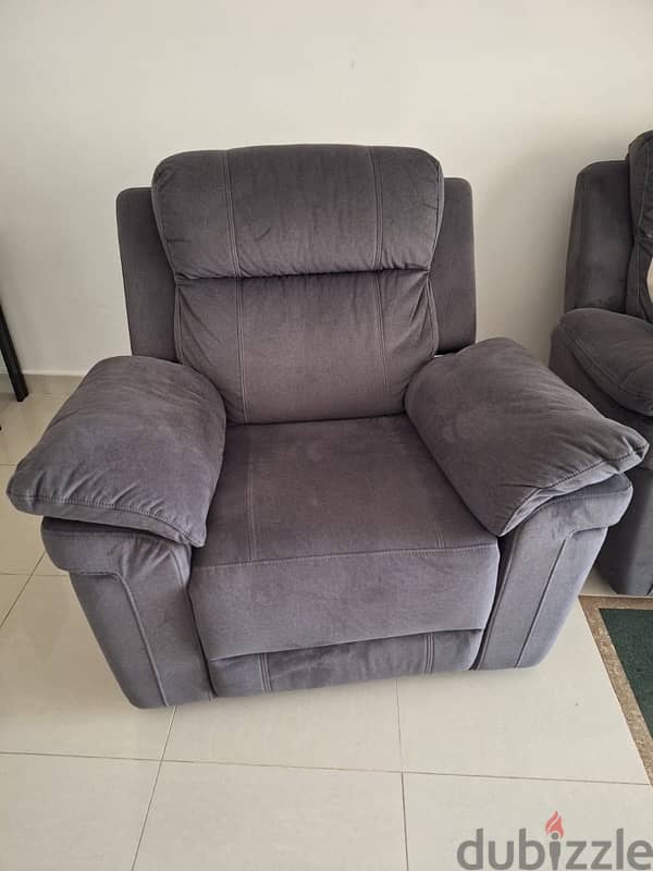 Sofa set 3 + 1 seater recliner 0