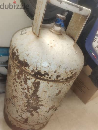 Gas cylinder