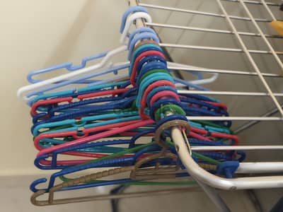 Selling cloth hanger (21 pieces) - OMR. 3