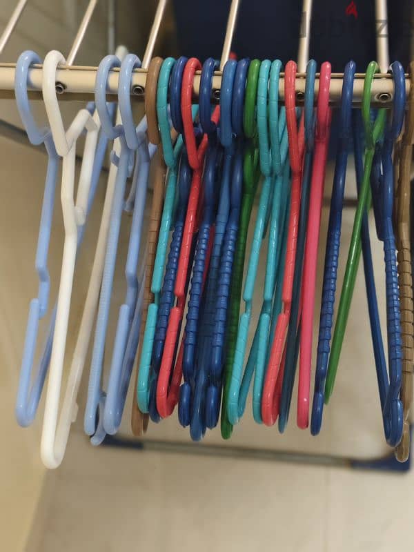 Selling cloth hanger (21 pieces) - OMR. 3 1